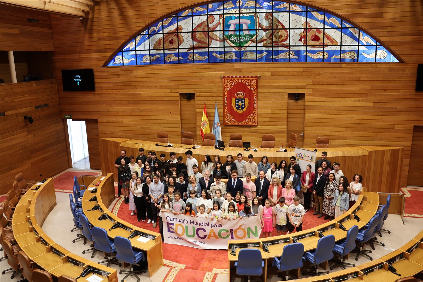 Foto da noticia:O Parlamento de Galicia acolle un pleno infantil no marco da Campaña Mundial pola Educación